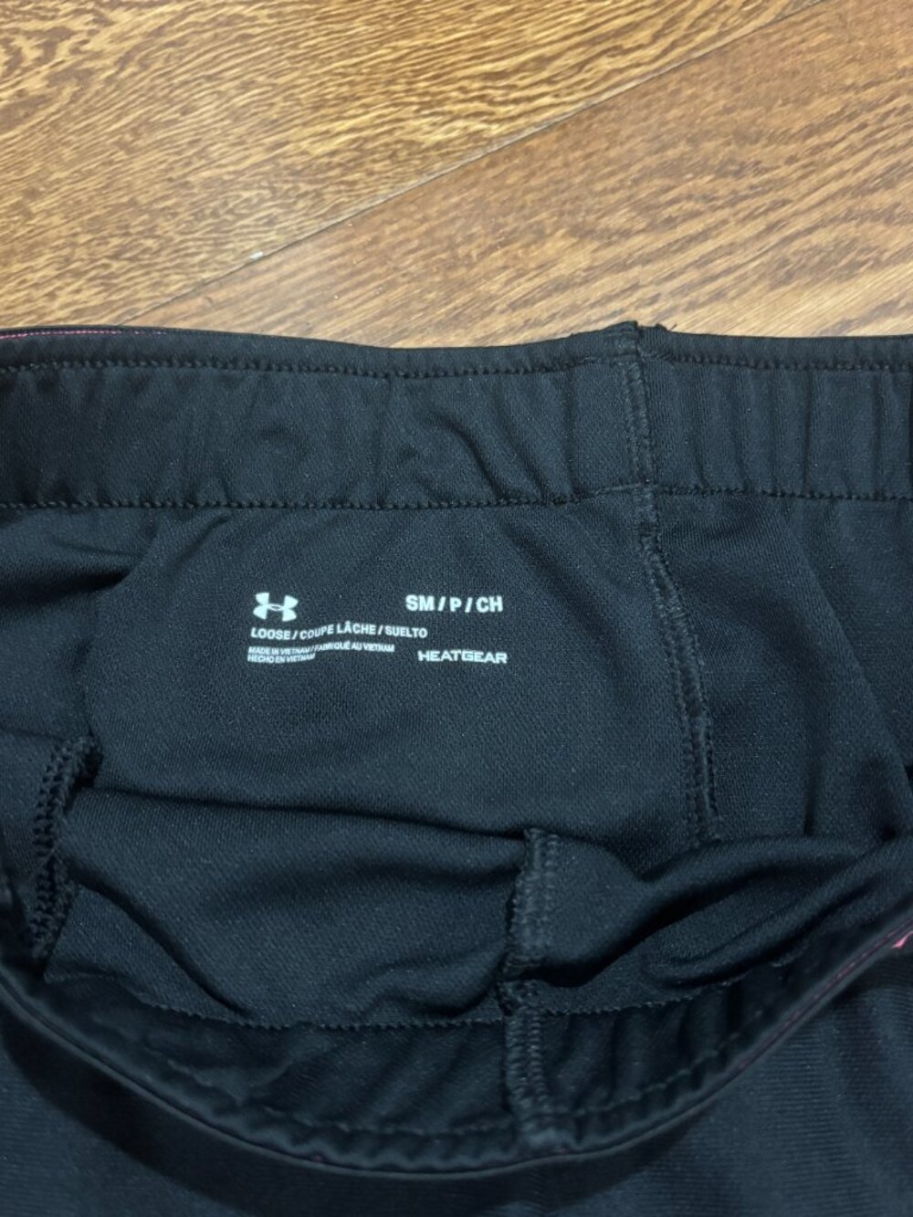 Under Armour Women Shorts-Small - Picture 3 of 3
